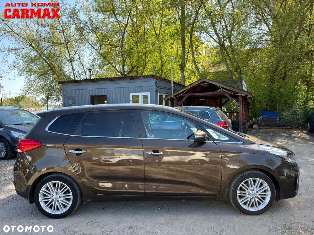 Kia Carens - 8