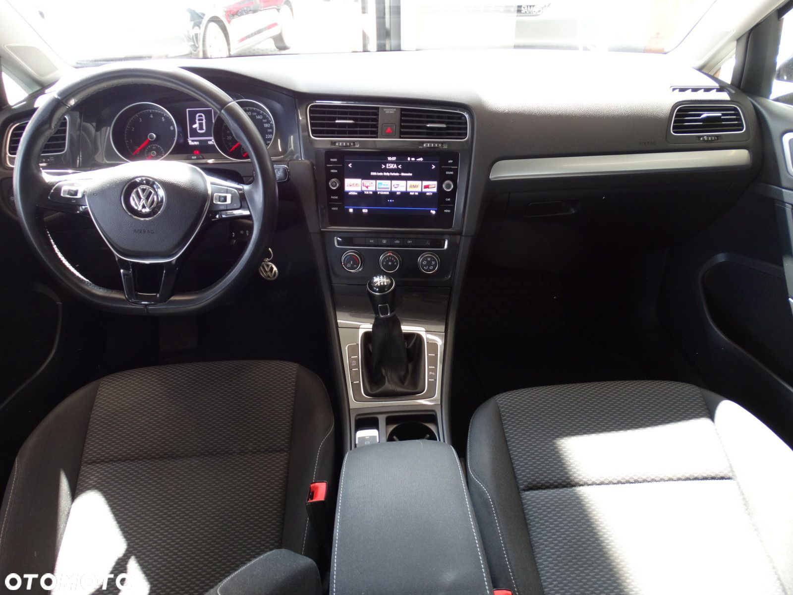 Volkswagen Golf - 17