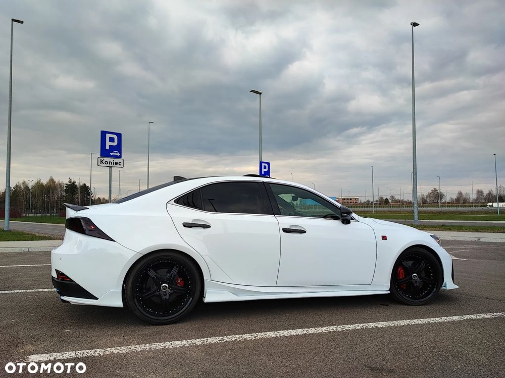 Lexus Is 2018 photo 5