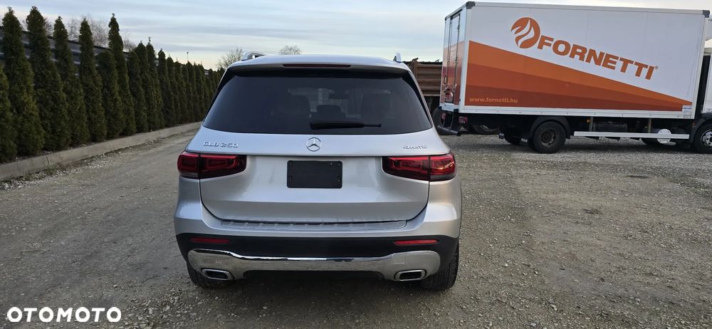 Mercedes-Benz GLB 250 4Matic 8G-DCT EDITION 2022 - 18