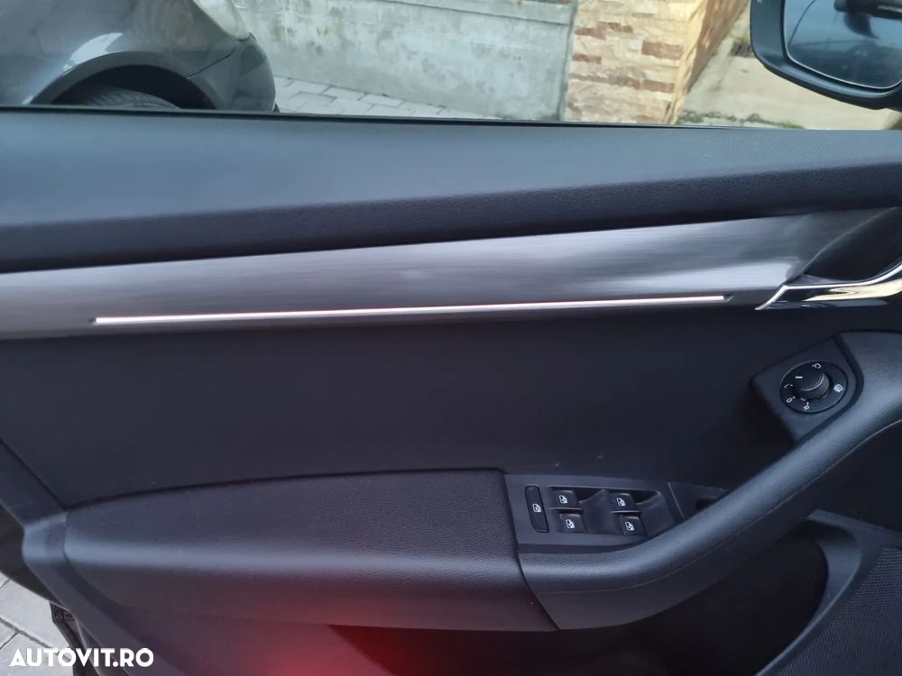 Skoda Octavia Combi Diesel 2.0 TDI DSG Style - 7