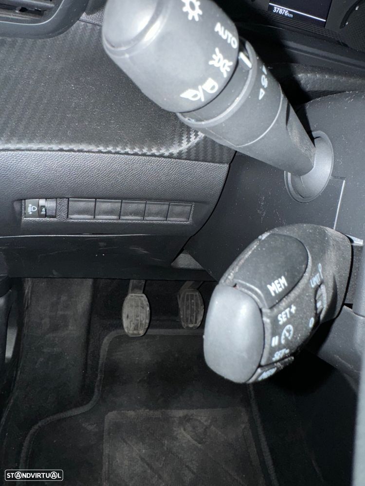 Peugeot 2008 1.2 PureTech Active Pack - 33