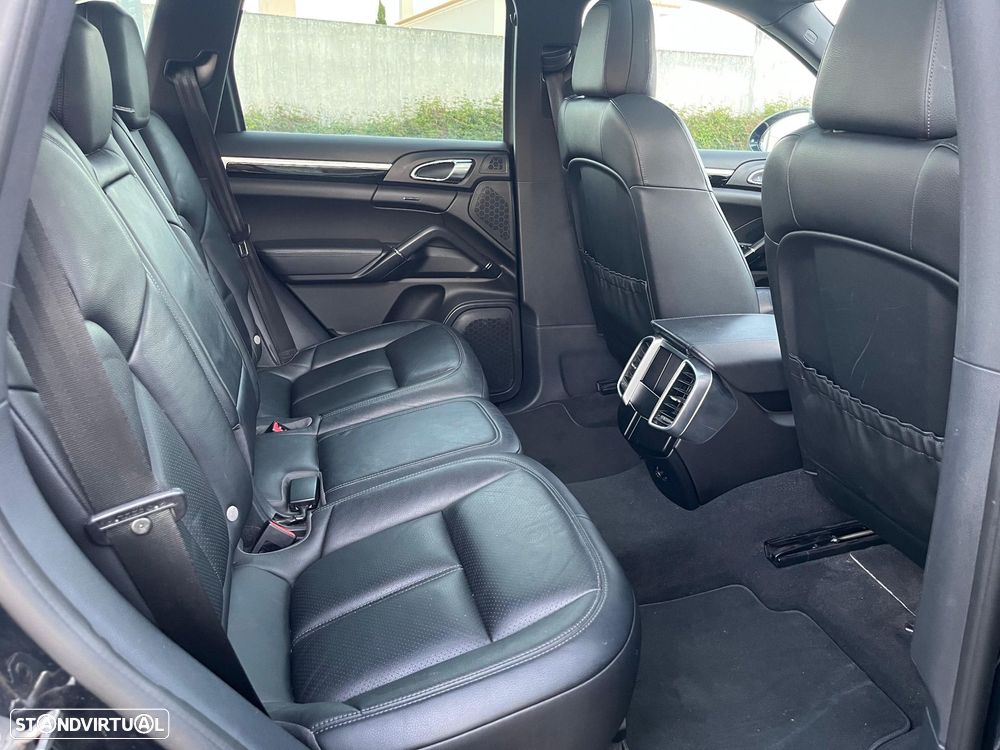 Porsche Cayenne S E-Hybrid - 24