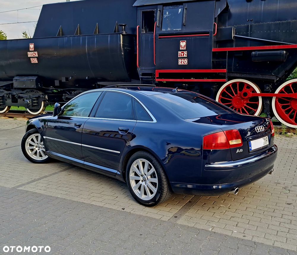 Audi A8 4.2 Quattro - 21