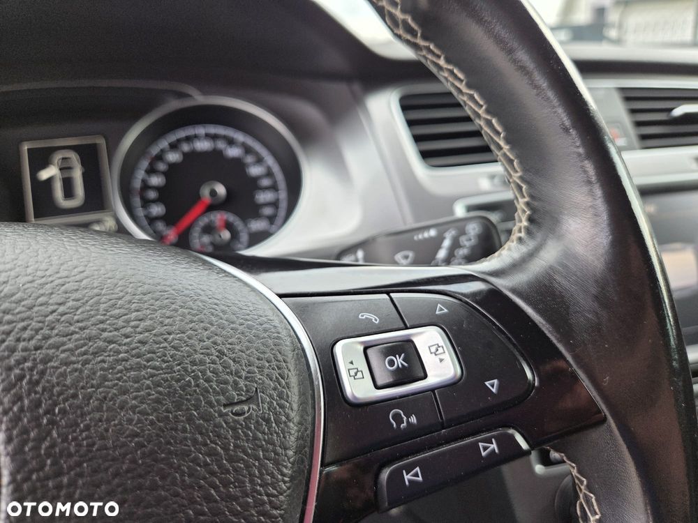 Volkswagen Golf 2.0 TDI BlueMotion Technology Lounge - 32