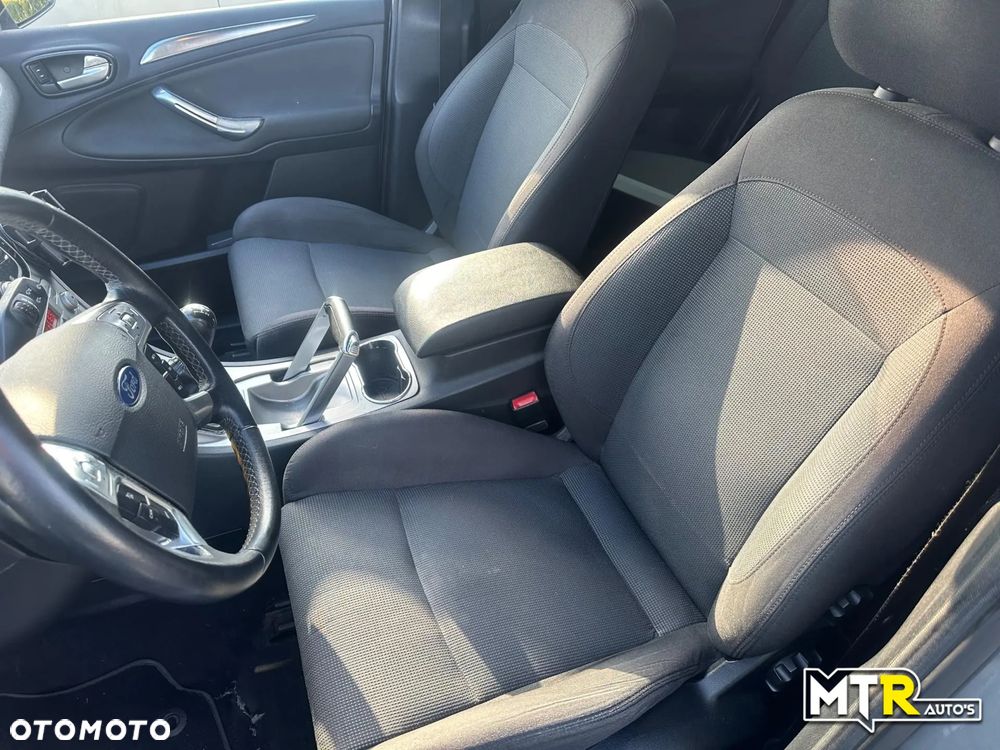 Ford S-Max 2.0 Titanium - 35