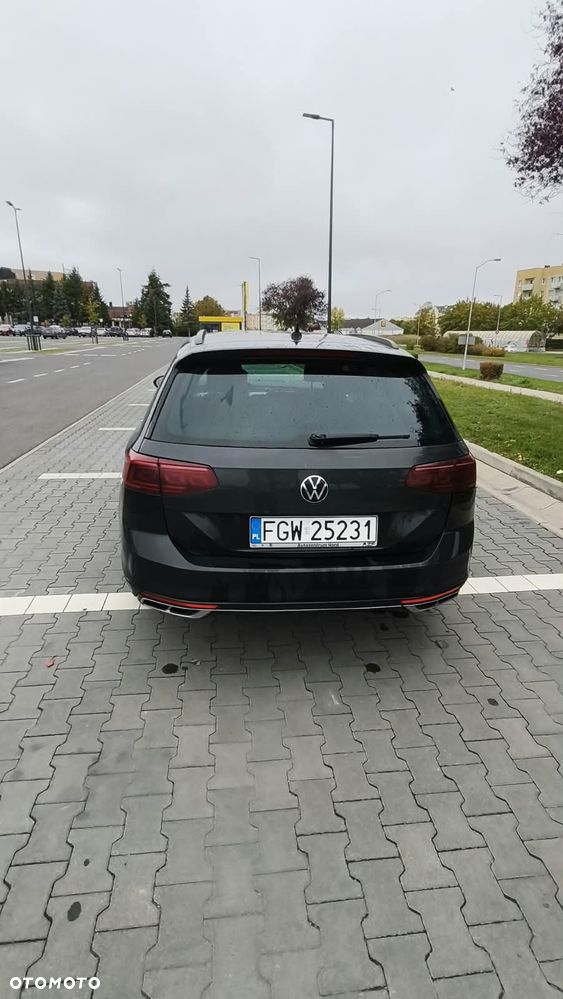 Volkswagen Passat - 4
