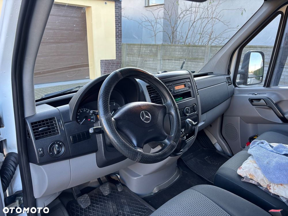 Mercedes-Benz Sprinter - 12