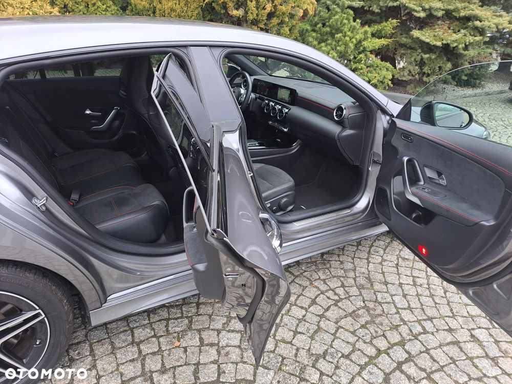 Mercedes-Benz CLA ver-250-e-shooting-brake-8g--dct-edition-amg-line - 20