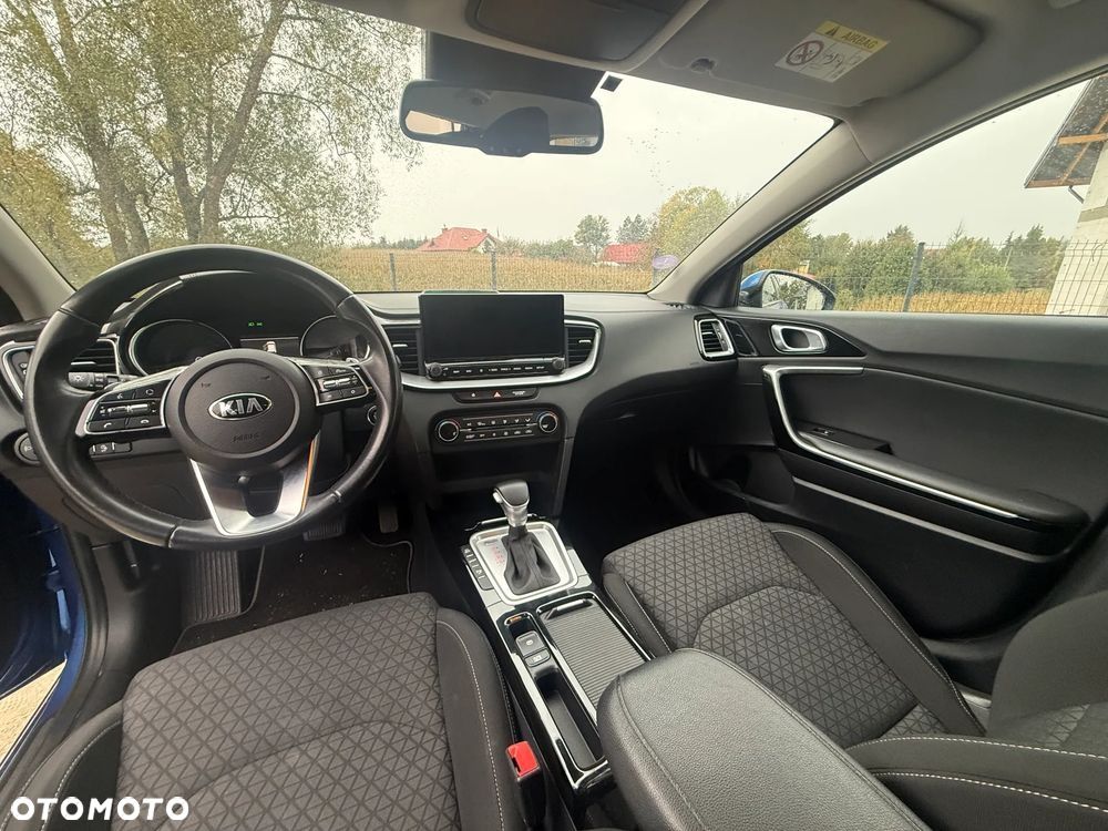 Kia Ceed - 11