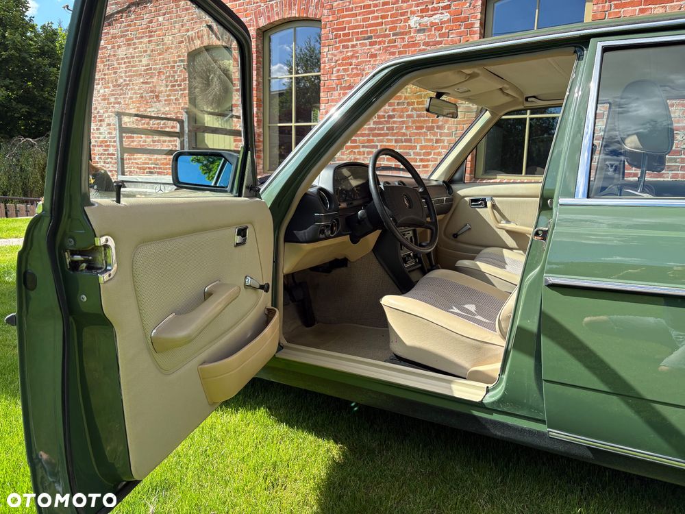 Mercedes-Benz W123 - 15