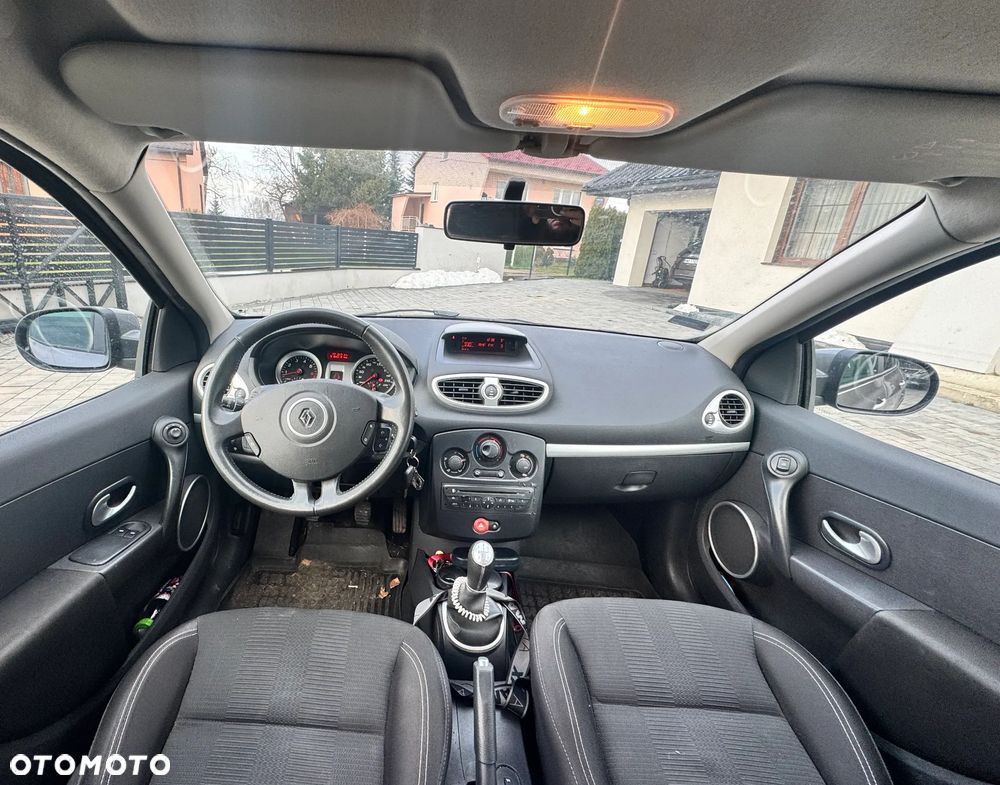 Renault Clio - 15