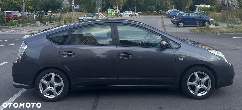Toyota Prius 1.5 VVT-i Sol - 4