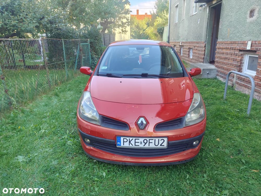 Renault Clio 2006 photo 2