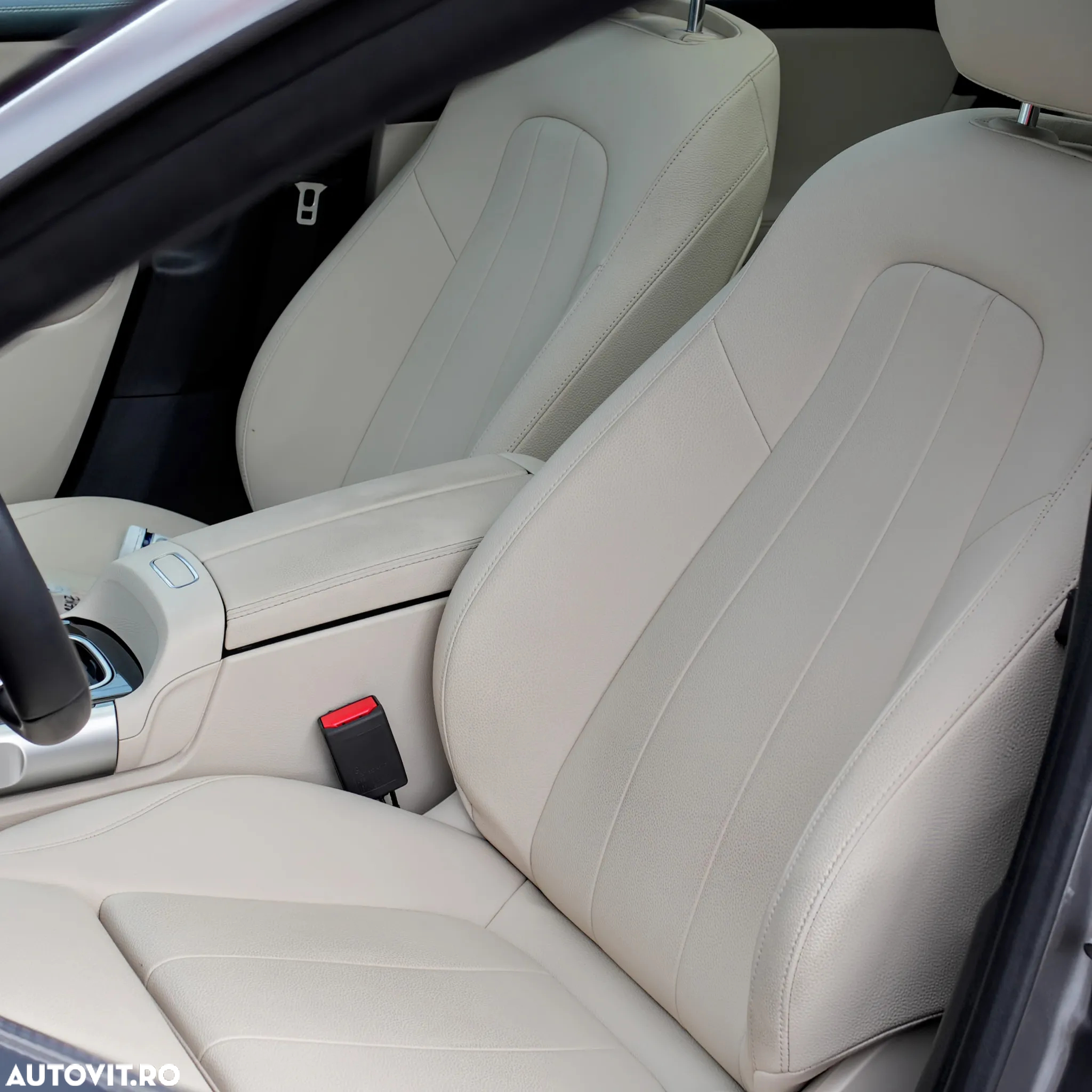 Mercedes-Benz GLB - 16