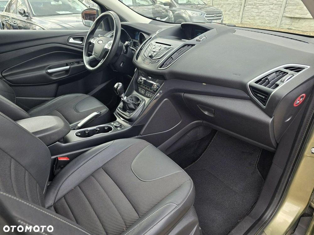 Ford Kuga - 10