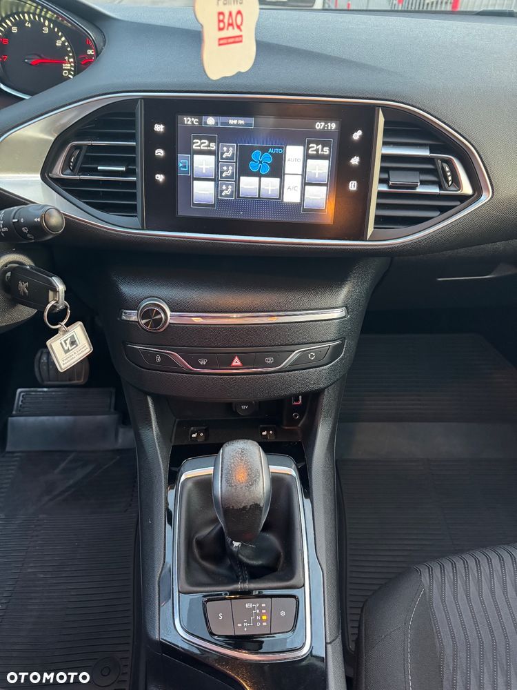 Peugeot 308 1.2 PureTech Allure S&S EAT6 - 13