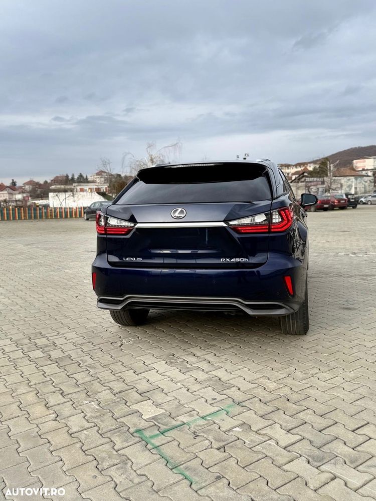 Lexus Seria RX - 7