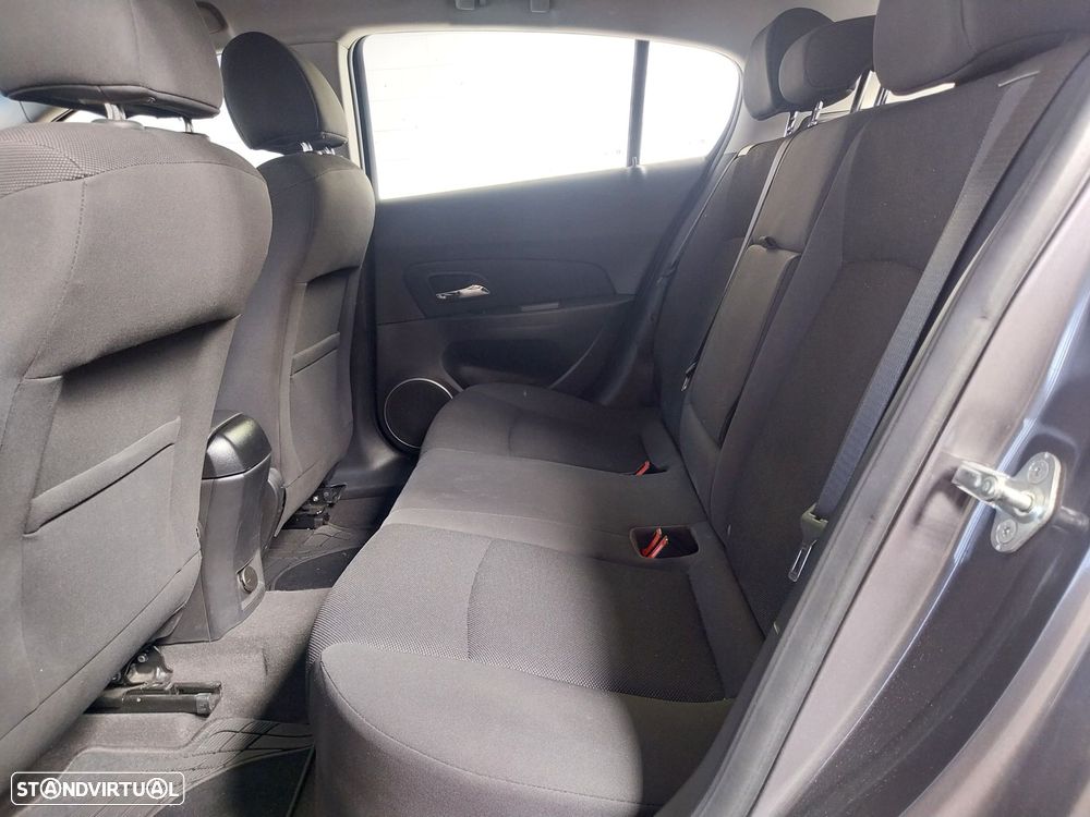 Chevrolet Cruze 1.7 VCDi LT - 10