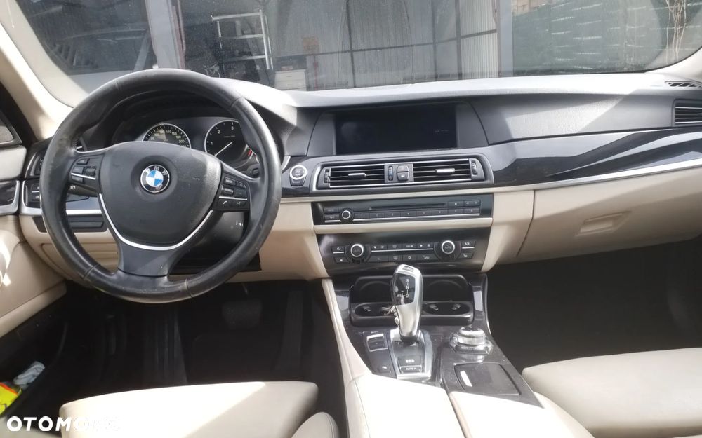 BMW Seria 5 525d - 2
