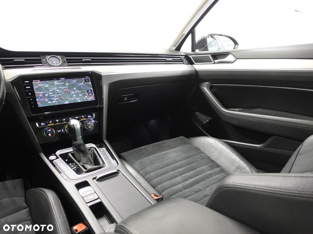 Volkswagen Passat 2.0 TDI SCR DSG Highline - 36