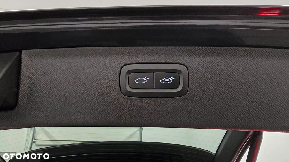 Volvo XC 90 B5 D AWD Plus Dark - 11
