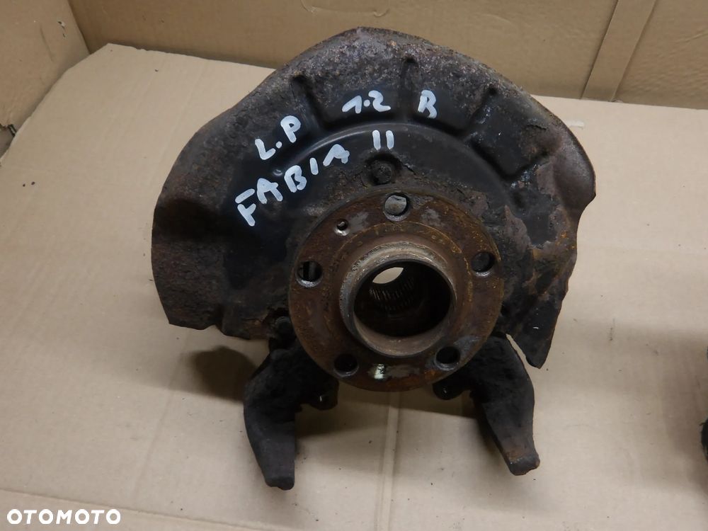 SKODA FABIA II 07-10 1.2B ZWROTNICA PIASTA PRAWA LEWA PRZÓD PRZEDNIA - 4