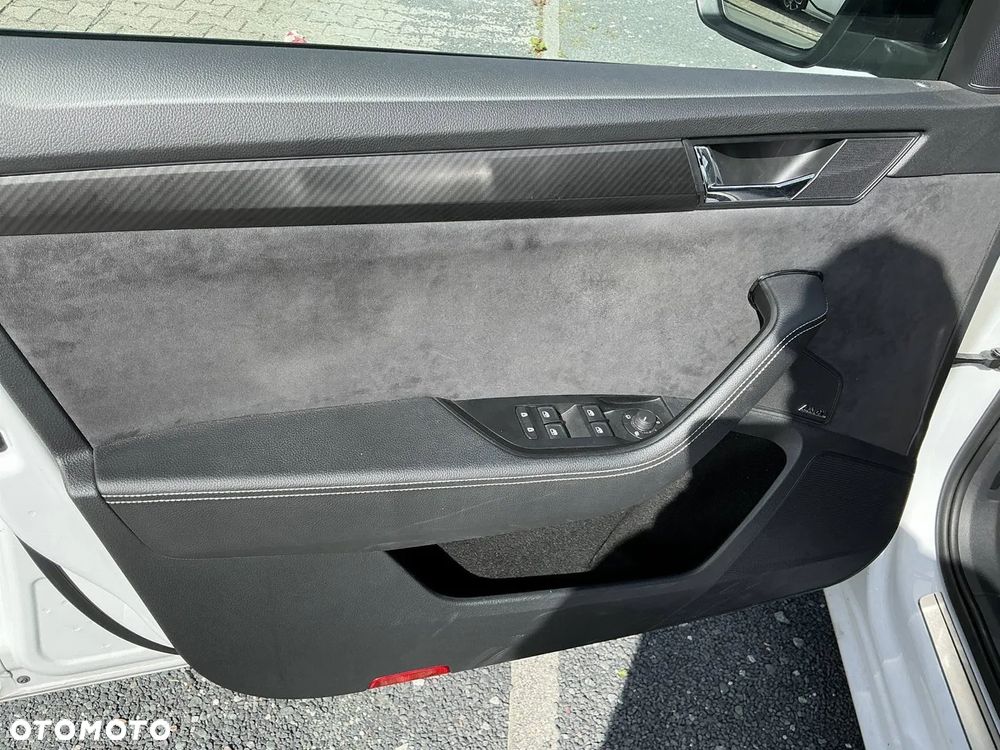 Skoda Superb 2.0 TDI SCR Sportline DSG - 11