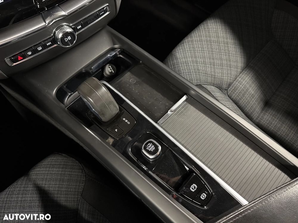 Volvo XC 60 B5 B AWD Core - 25