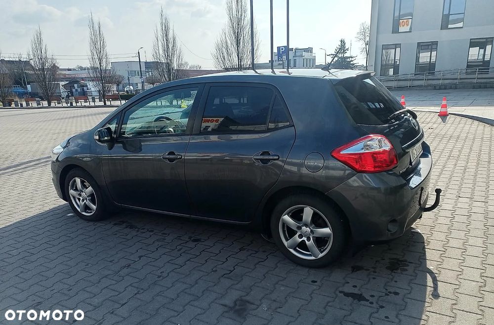 Toyota Auris 1.4 D-4D Terra - 8