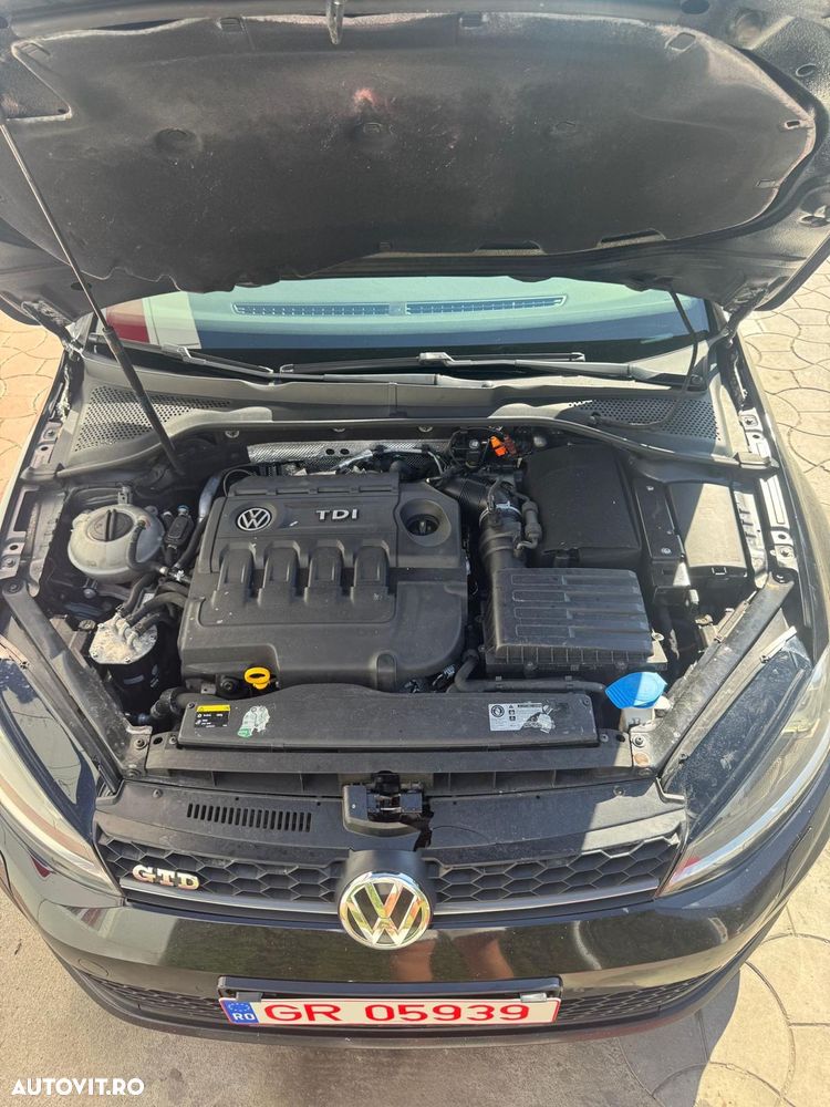 Volkswagen Golf - 12