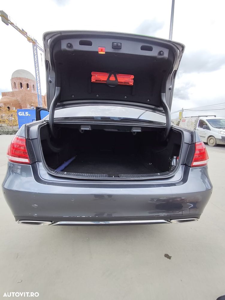 Mercedes-Benz E - 11