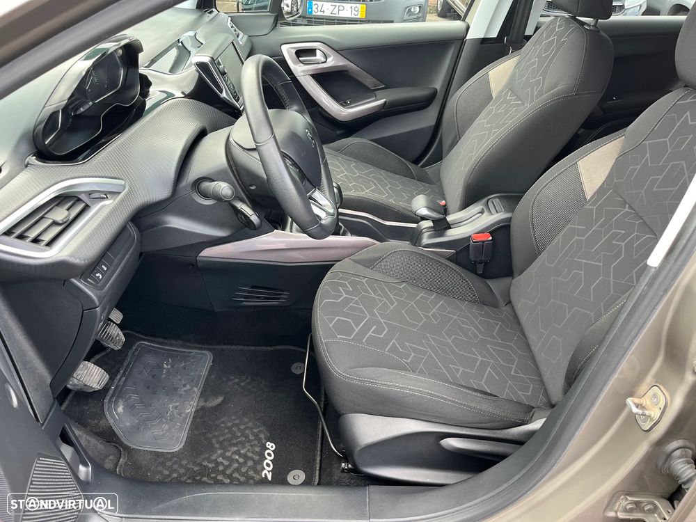 Peugeot 2008 1.2 PureTech Style - 9