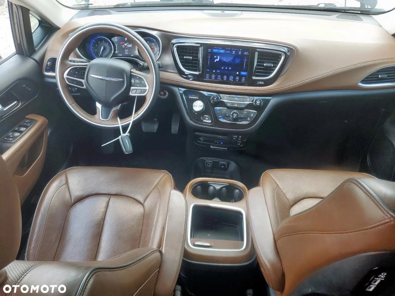 Chrysler Pacifica - 8