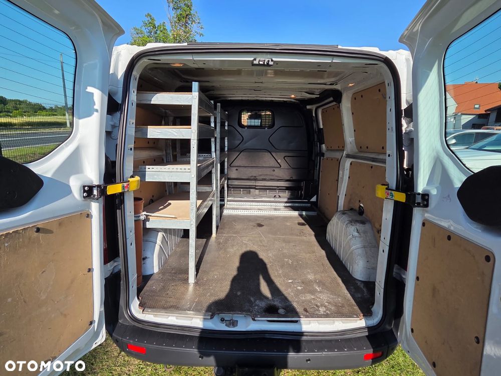 Ford TRANSIT CUSTOM - 13