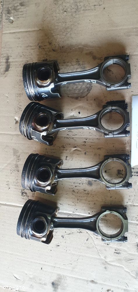 Tłok z korbowodem korbowód VW Passat B6 2.0 TDI - 3