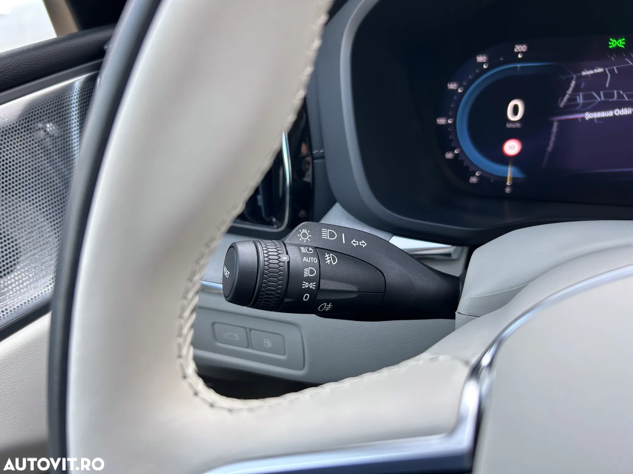 Volvo XC 60 Recharge T8 AWD AT Ultimate Dark - 35