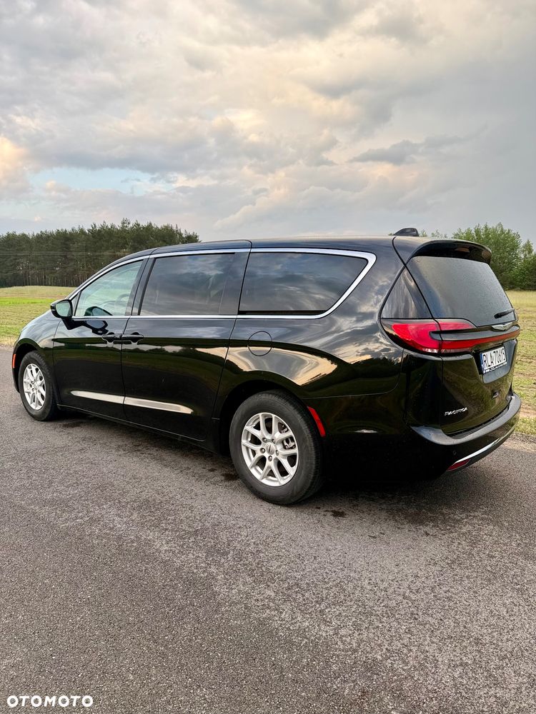 Chrysler Pacifica - 2