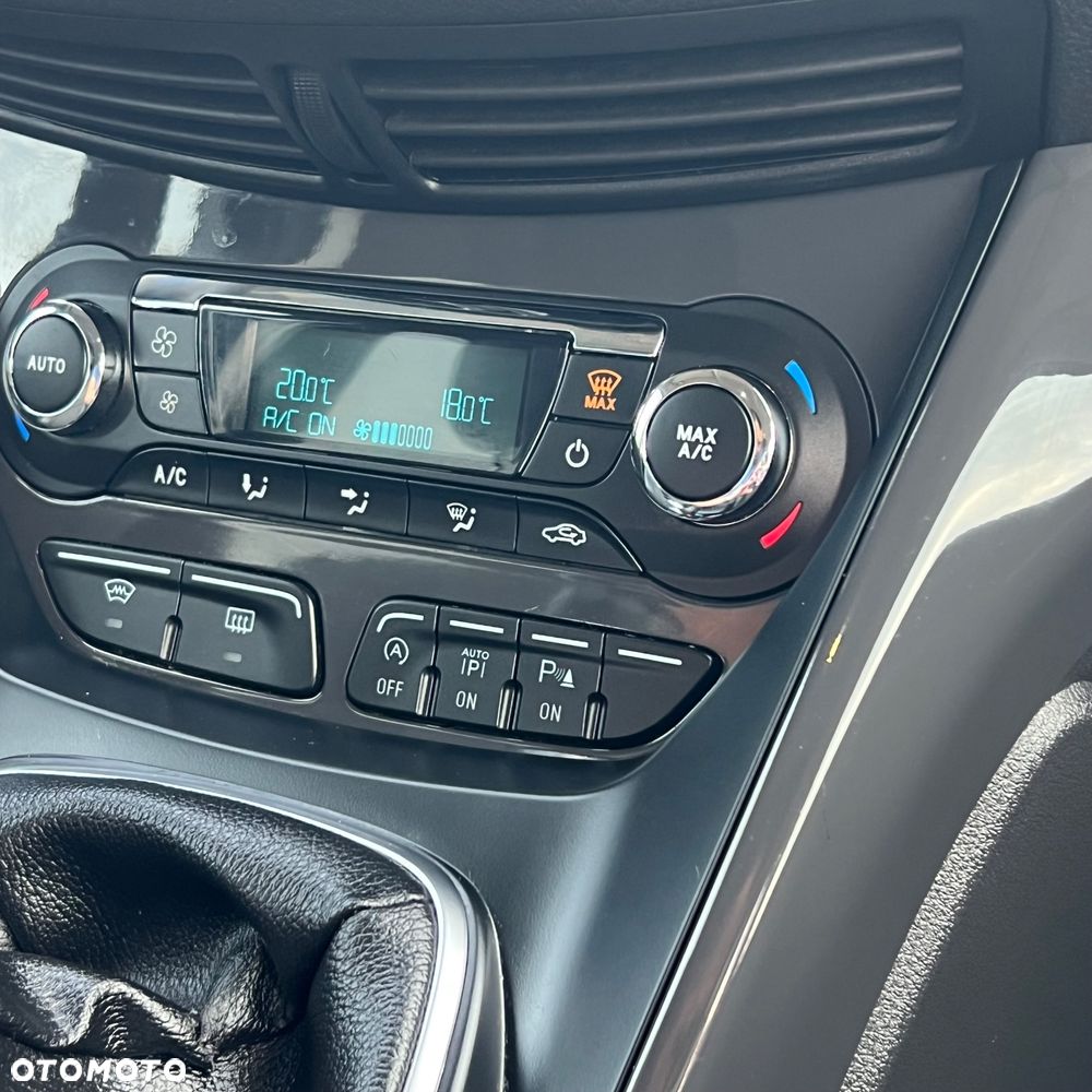 Ford Kuga 1.5 EcoBoost 2x4 Titanium - 36