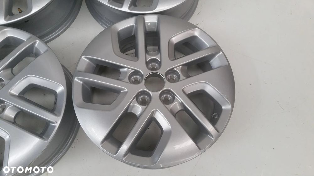 Felgi aluminiowe 5x 114.3 6J x 17 ET50 OC 66.1 TRAFIC VIVARO NV300 TALENTO - 6
