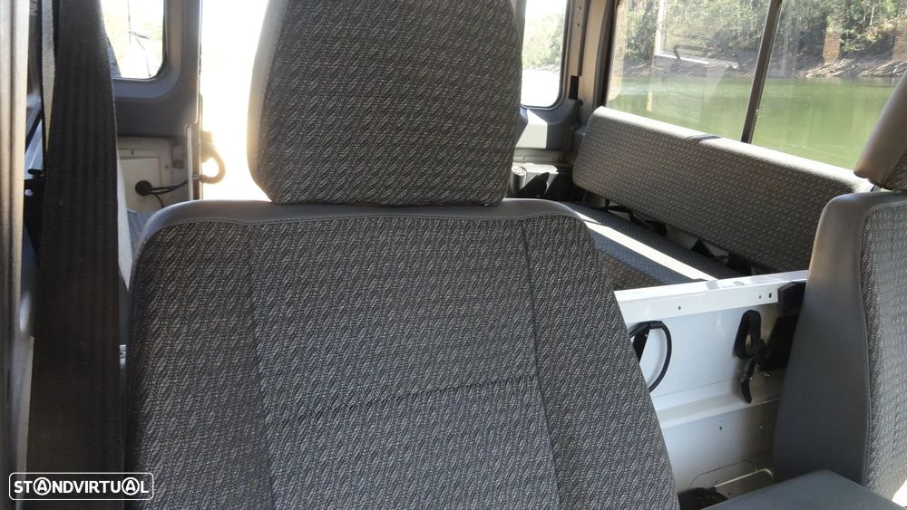 Land Rover Defender 90 2.5 TDi Metal Top - 21