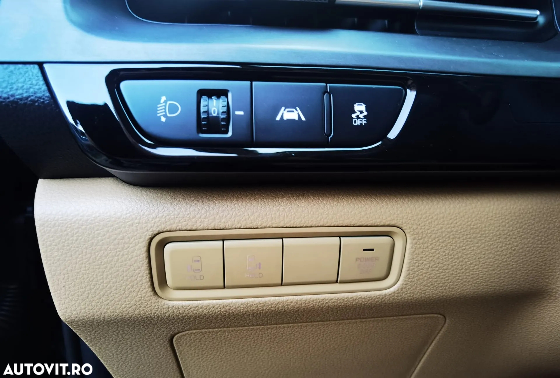 Kia Carnival - 18