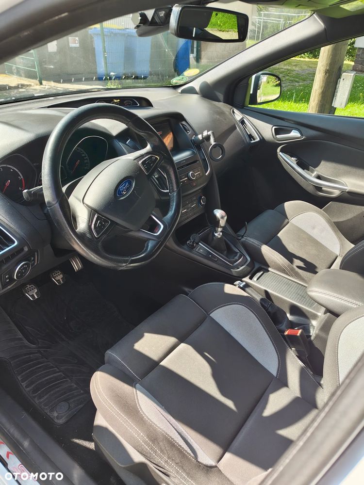Ford Focus 2.0 TDCi ST - 10