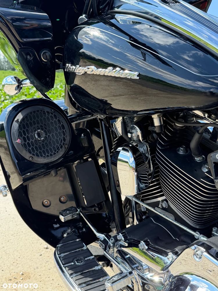 Harley-Davidson Touring Road Glide - 16