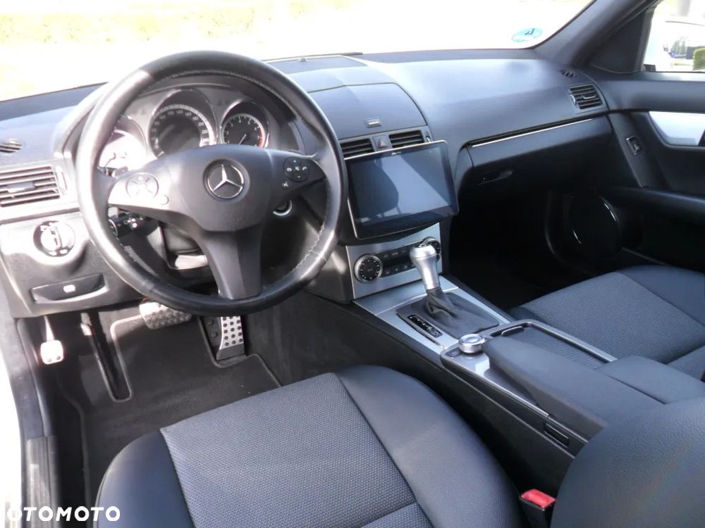 Mercedes-Benz Klasa C 180 CGI Automatik BlueEFFICIENCY SPORT EDITION - 18