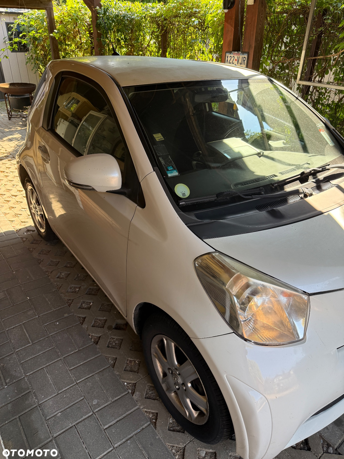 Toyota iQ - 4