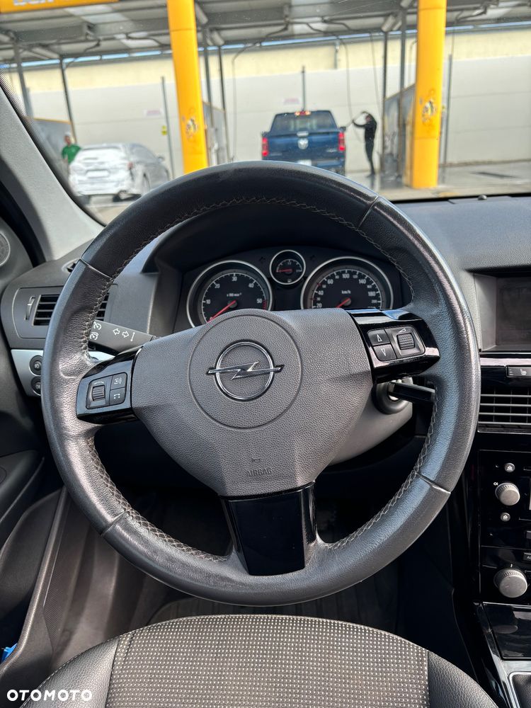 Opel Astra 1.9 CDTI Edition - 25