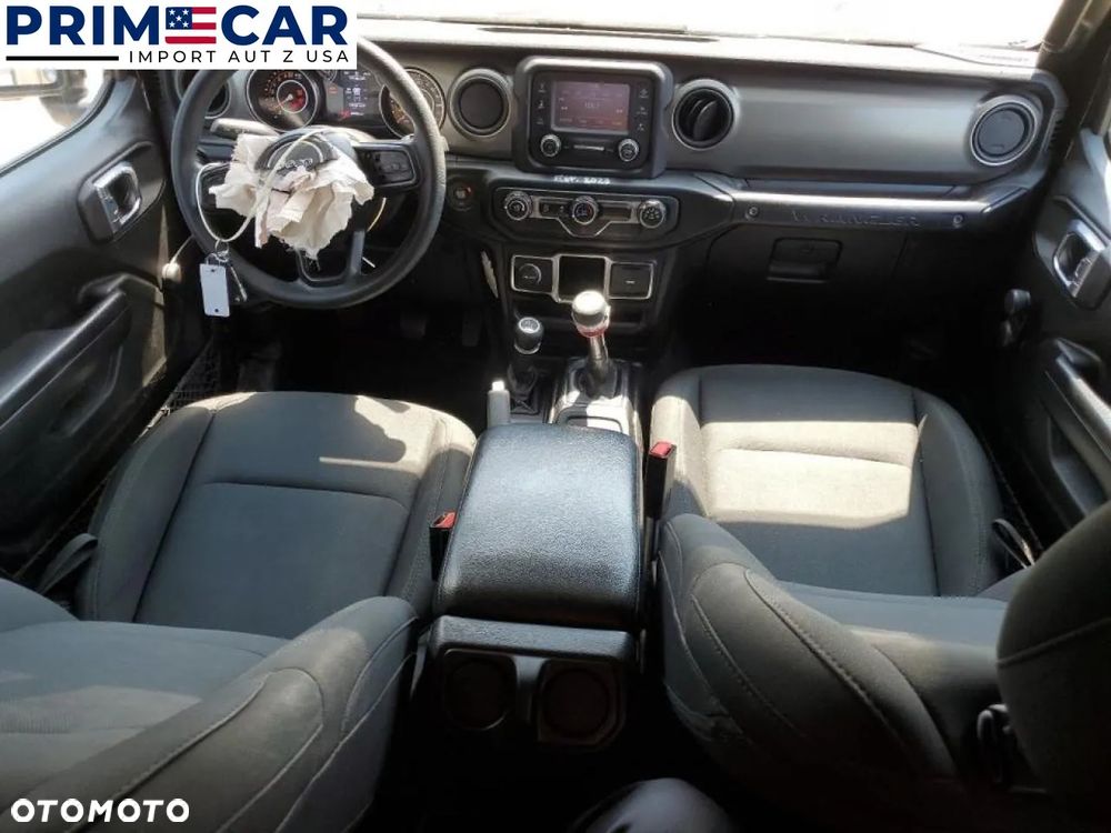 Jeep Wrangler - 8