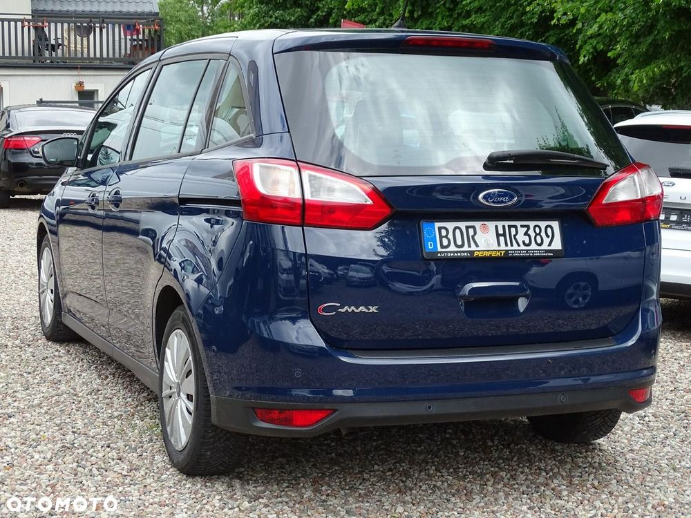 Ford Grand C-MAX - 11