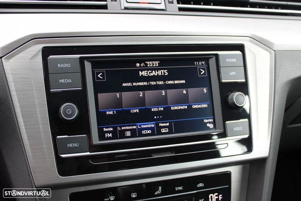 VW Passat 2.0 TDI Elegance - 24